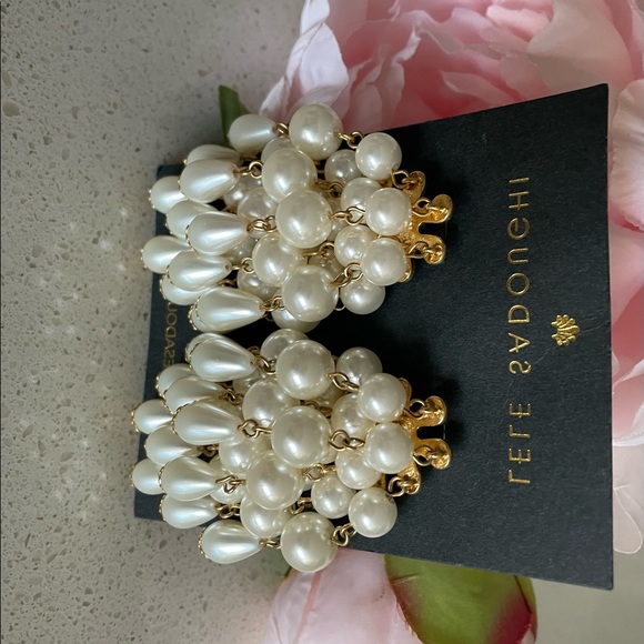 Lele Sadoughi Pearl Cluster 14k Gold-Plated Earrings | Color: Pearl & Gold - Picture 4 of 6